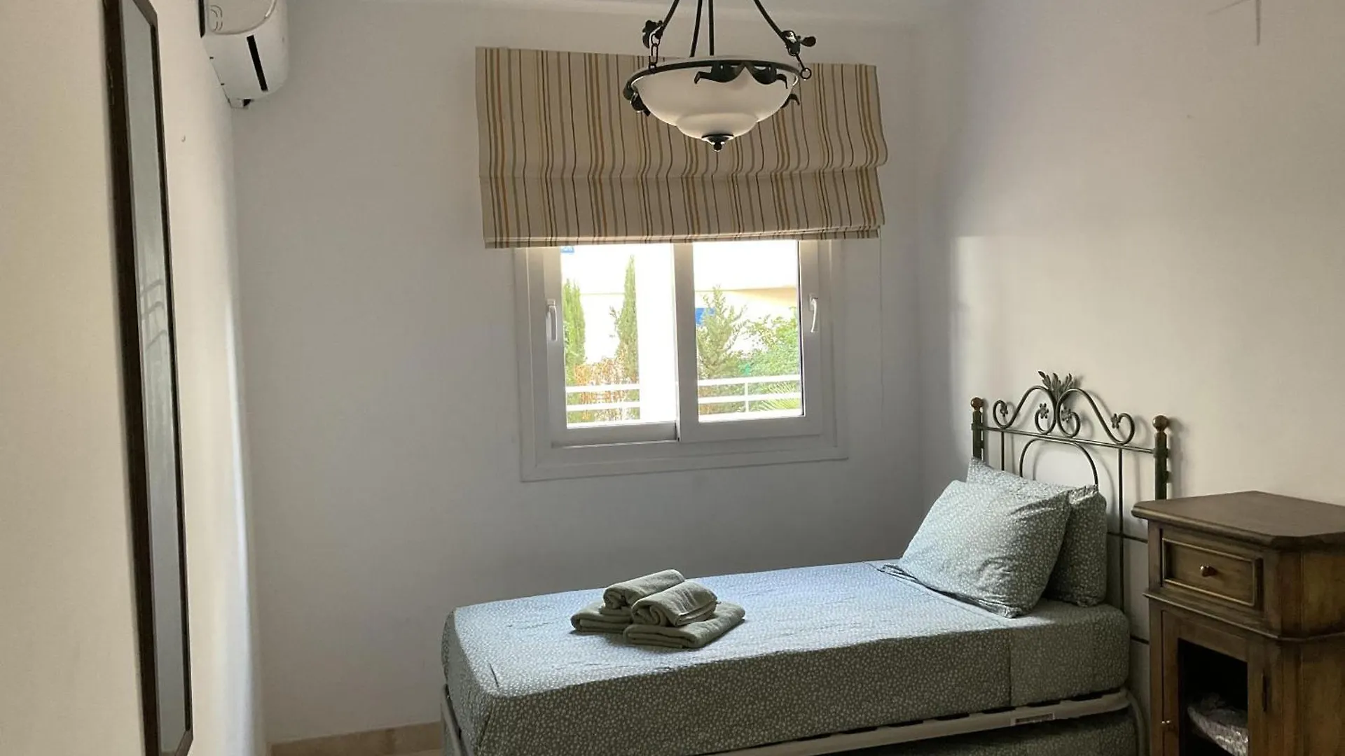 Beachfront 3 Bed Apt Сан-Луис-де-Сабинильяс 0*,