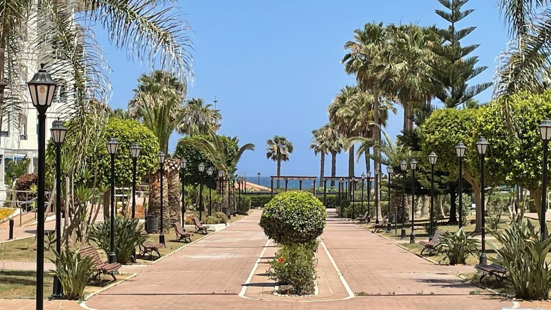 Beachfront 3 Bed Apt سان لويس ذي سابينيل
